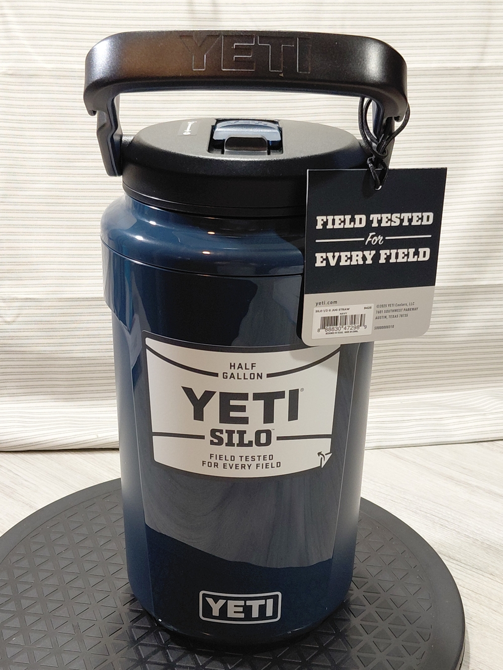 NWT YETI Silo Half Gallon Insulated Jug -Dark Navy Blue Mag Slider, Straw, Cap